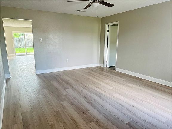 4th image of 2532 Colorado Dr