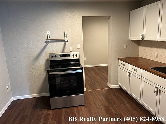 4th image of 1121 S Quaker Ave #B