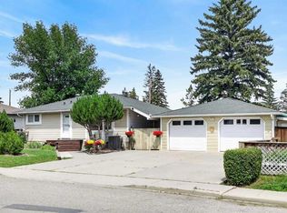 8008 S 36th Ave NW, Calgary, AB T3B 1V9