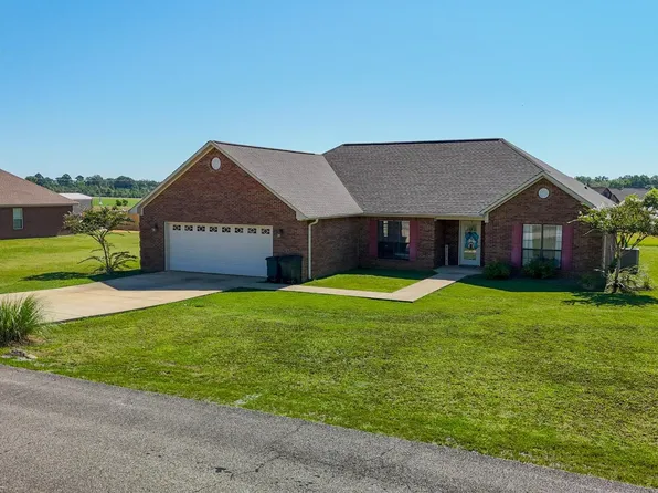 2 Raptor St, Belmont, MS 38827