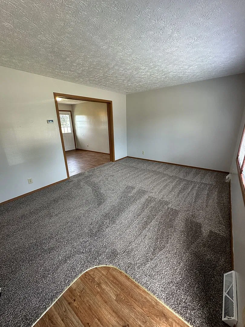 3895 & 3905 N. Meadow Ridge Drive — Photo 2