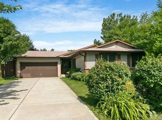 3904 Whispering Trails Dr, Hoffman Estates, IL 60192