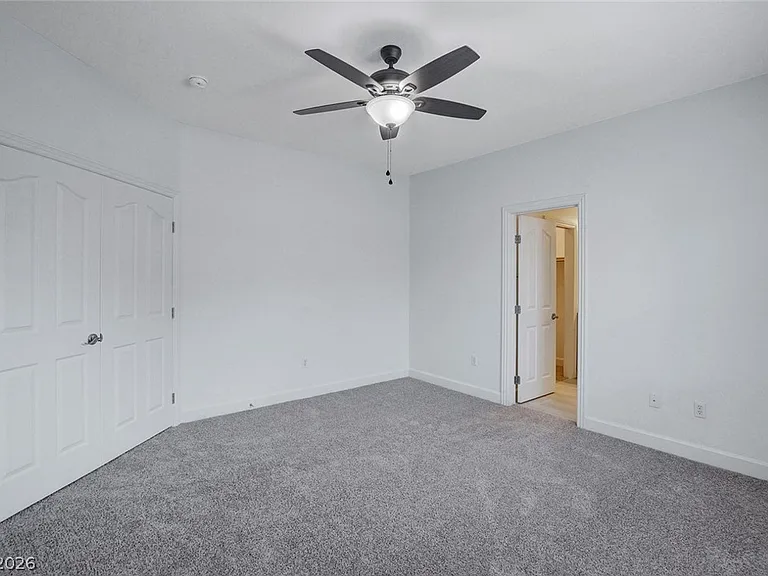 127 Tilbury Ave — Photo 23