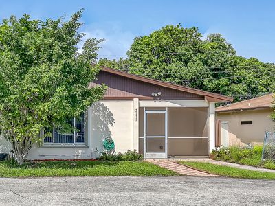 2117 E Bond Drive, West Palm Beach, FL, 33415