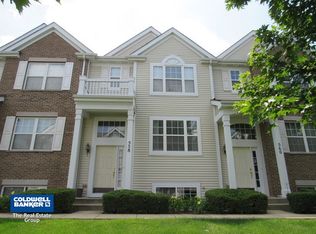 558 Lincoln Station Dr, Oswego, IL