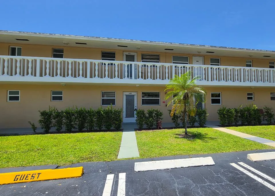 2192 NE 1st Way #103