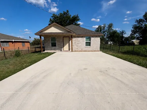 203 W Martin Luther King Dr, Caldwell, TX 77836