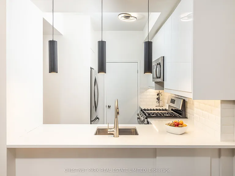 500 Richmond St W #101 — Photo 13
