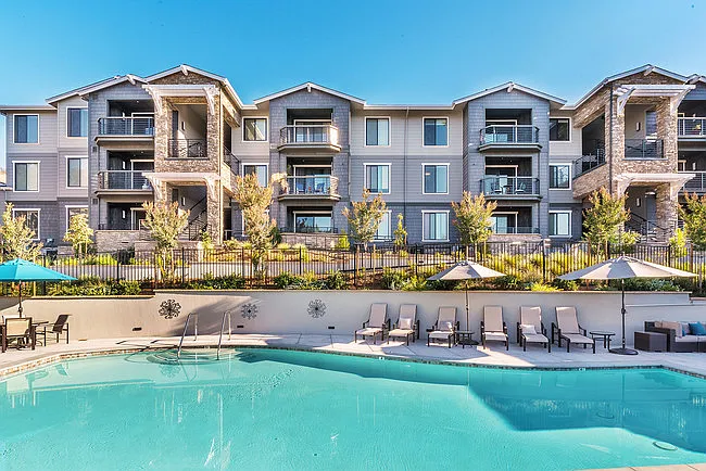 Canyon Oaks Luxury Apartments