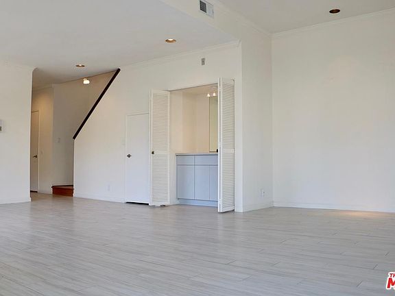 5th image of 839 Larrabee St APT 12