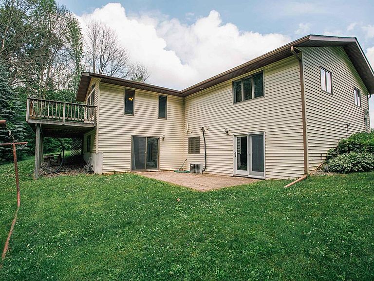 Listing photo 5