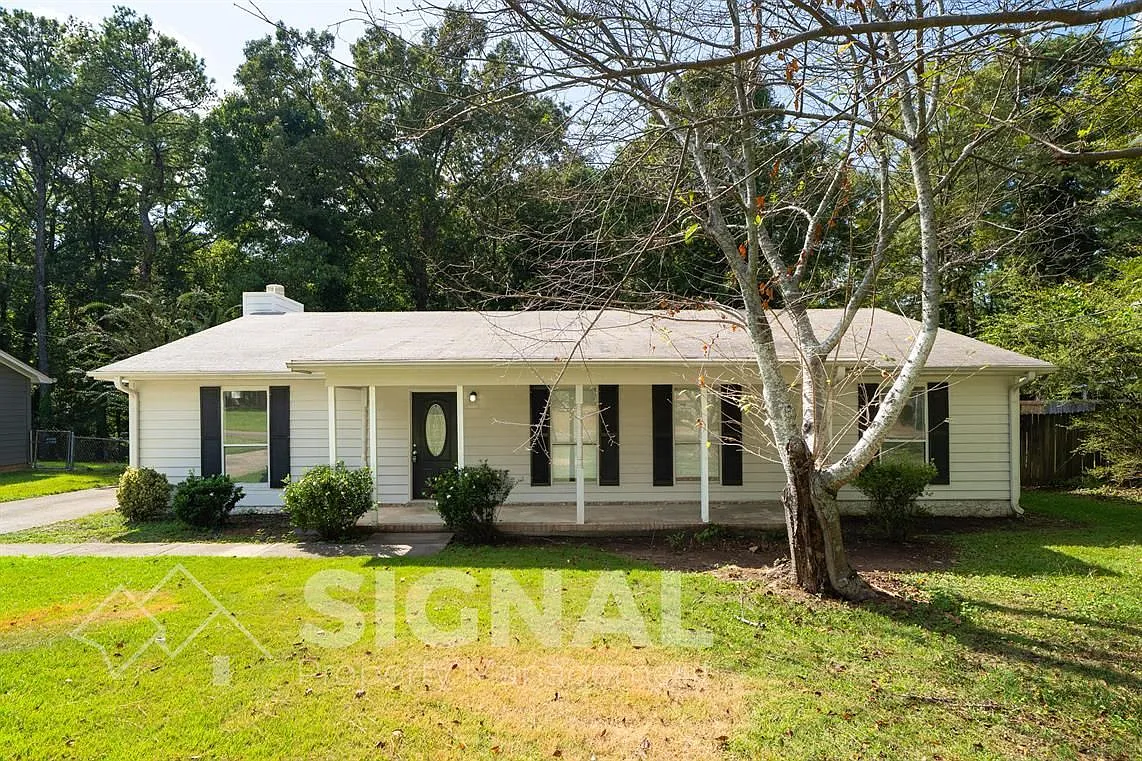 4 bed, 2.0 bath, 1944 sqft, $1,695 — Photo 1