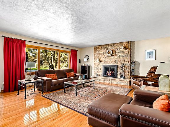 4th image of 944 Maryville Dr