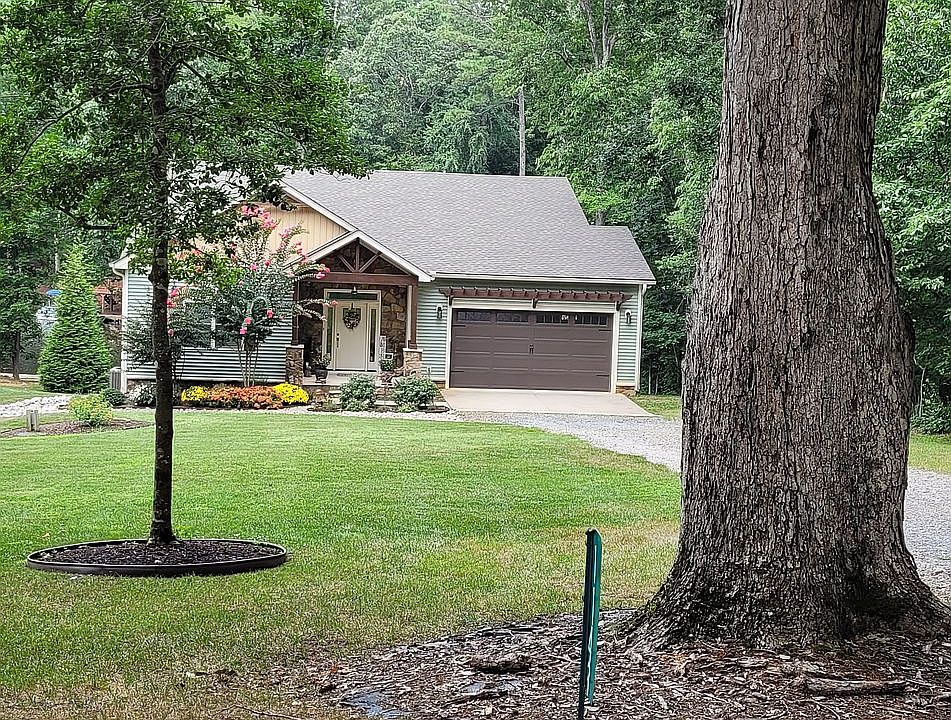 2nd image of 1143 Sagamore Dr