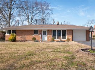 19 Berkshire Dr, Belleville, IL