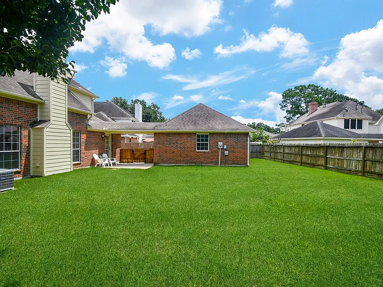 20735 Park Pine Dr — Photo 46
