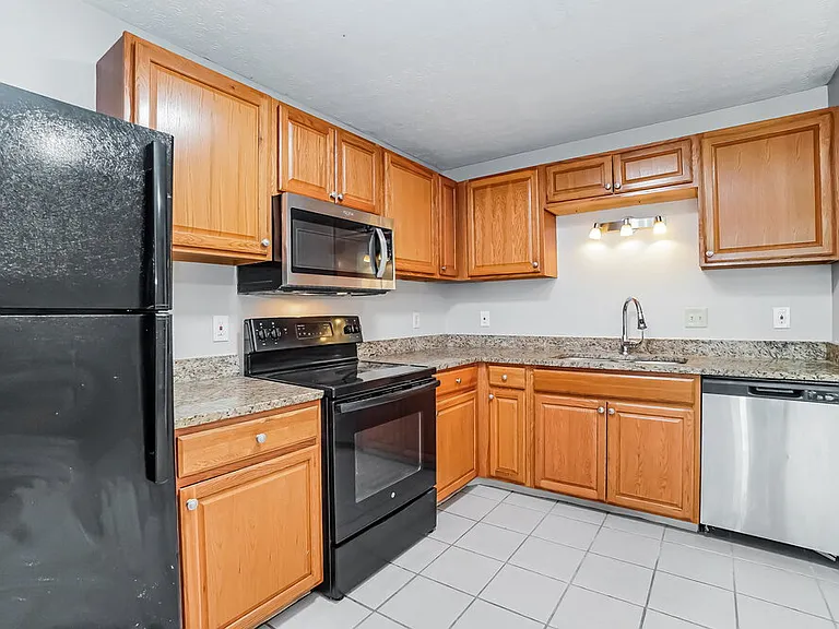 2524 Bridlewood Ct — Photo 10