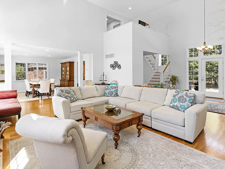 565 Wainscott Northwest Rd — Photo 5