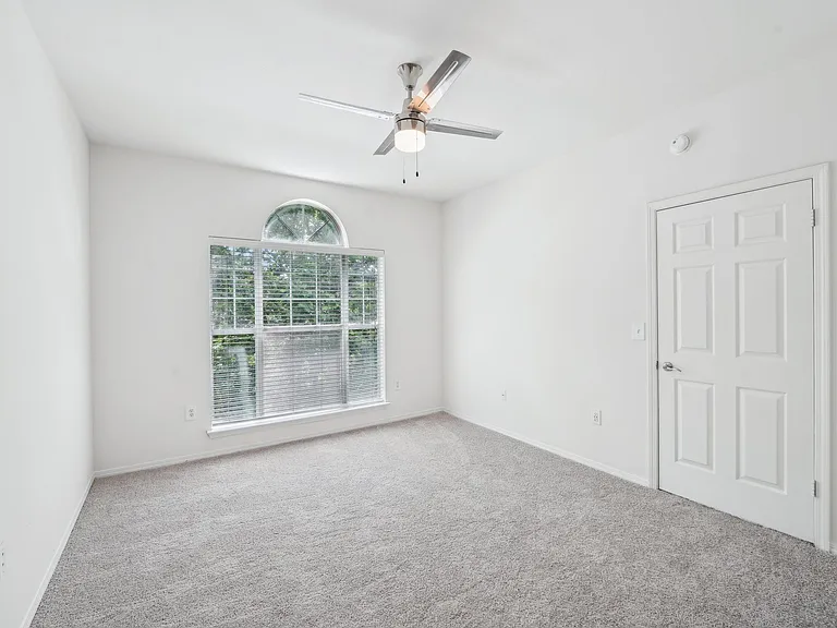 Wesley St. James Apartments at Sandy Springs — Photo 15