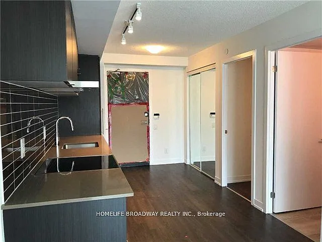 365 Church St #812 — Photo 3