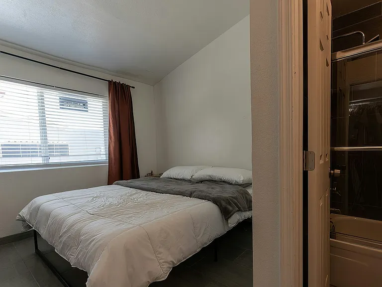 406 E Washington Ave #B — Photo 9