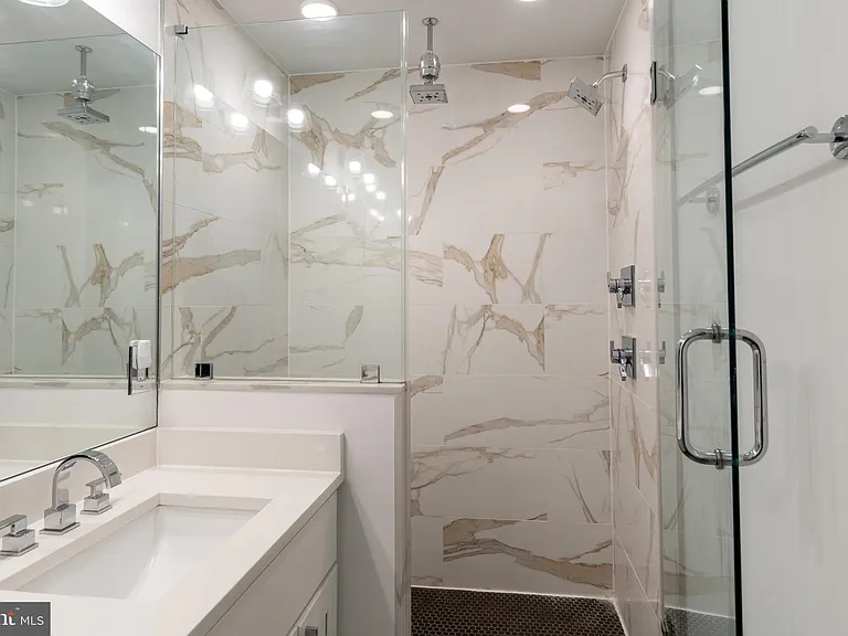 811 Upshur St NW #Penthouse 10 — Photo 26