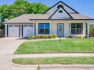 149 Parkwood Ct, Azle, TX 76020