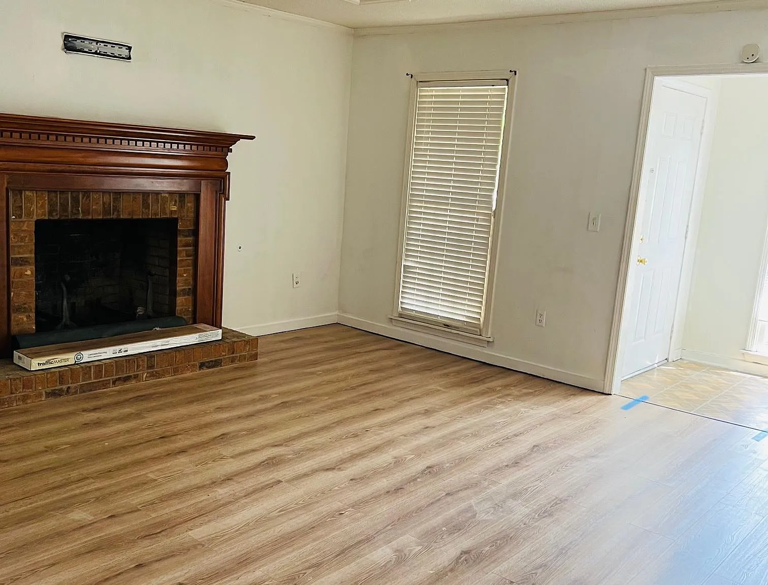 2 bed, 1.5 bath, 1150 sqft, $1,225 — Photo 2