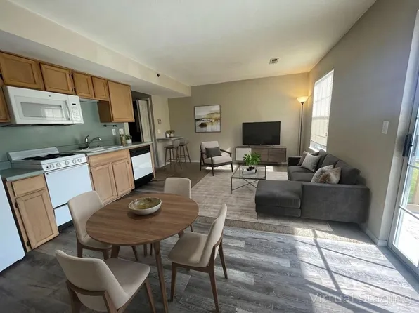 690 Fall Creek Dr APT 7, Branson, MO 65616