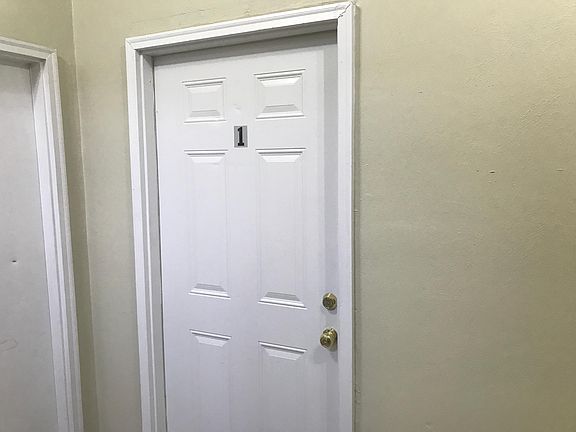 2nd image of 406 Mountain Ave SW APT 4