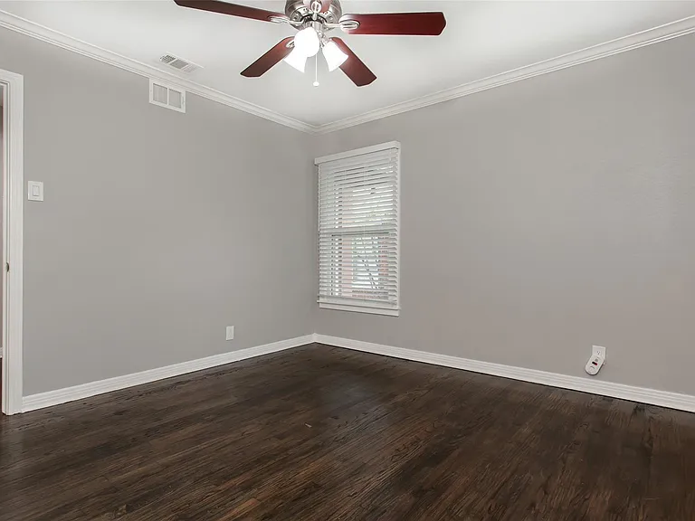 570 Bondstone Dr — Photo 16