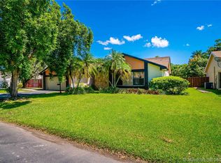 15620 SW 49th St, Miami, FL 33185