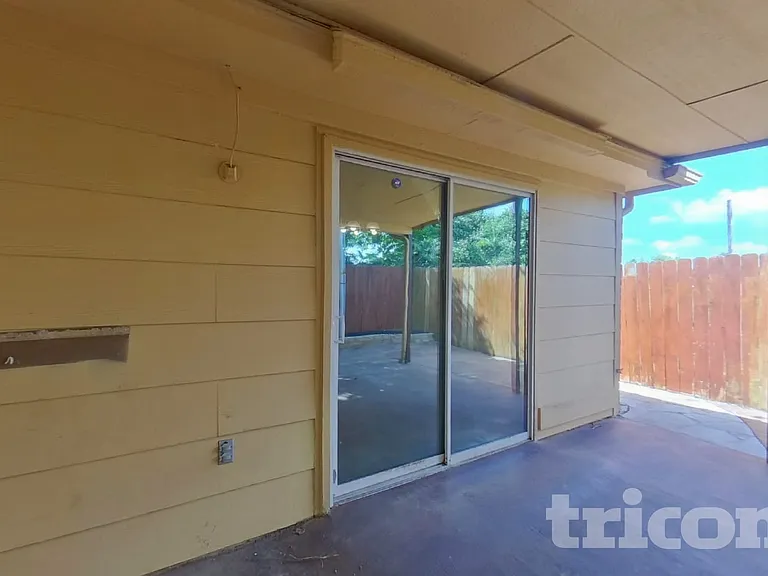 4000 Sapphire Ln — Photo 15