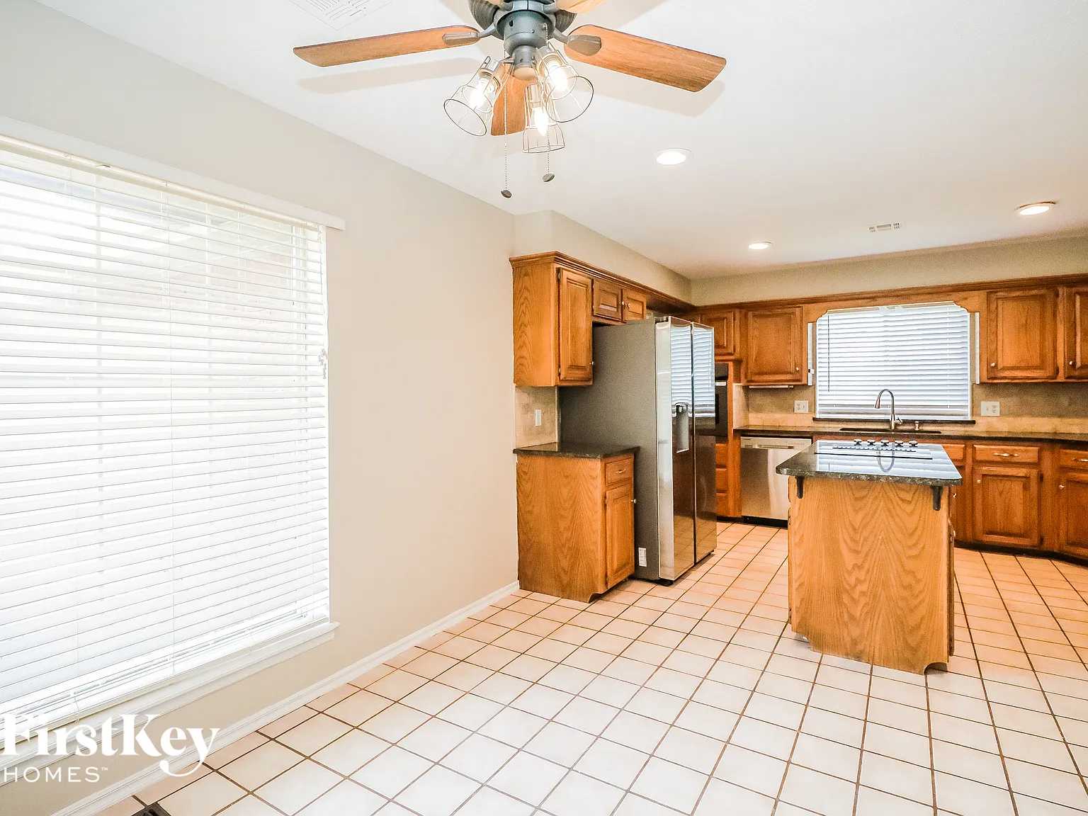3 bed, 2.0 bath, 1922 sqft, $1,975 — Photo 4