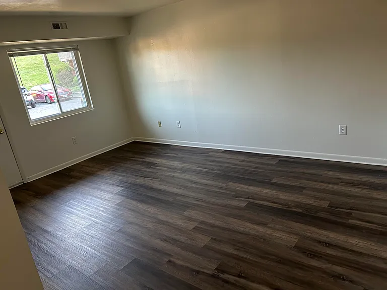 5137 Overland Dr #E — Photo 2
