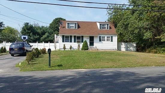 2nd image of 536 Donegan Ave