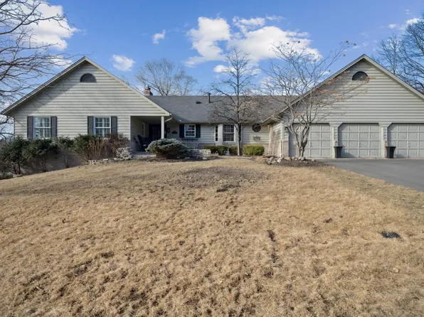 18980 Ellie Ln, Eden Prairie, MN 55346
