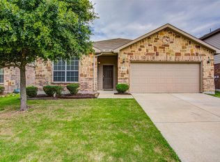 8617 Shallow Creek Dr, Fort Worth, TX 76179