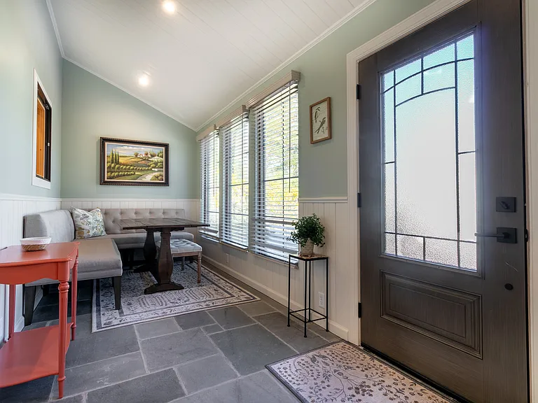 381 Kyle Rd — Photo 4