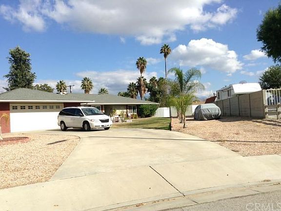 2nd image of 25888 Casa Loma Ct