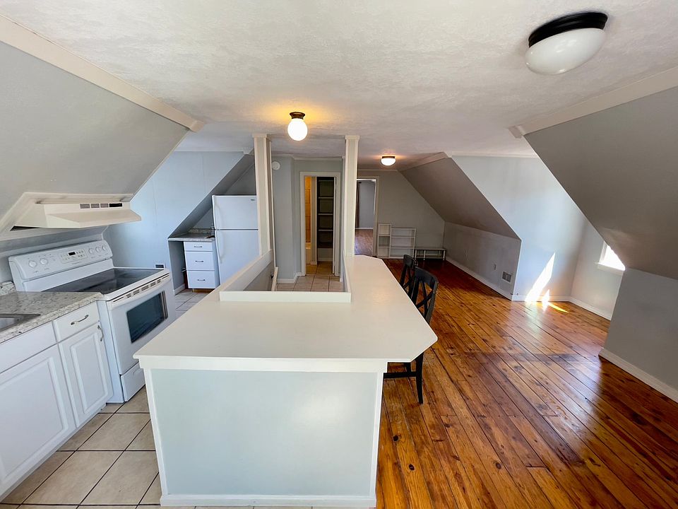 1st image of 1913 W 8th St #2