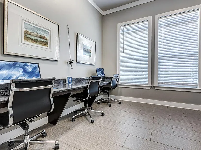 Reserve at Kenton Place Apartment Homes — Photo 15