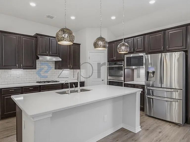1550 Dundee Park — Photo 12