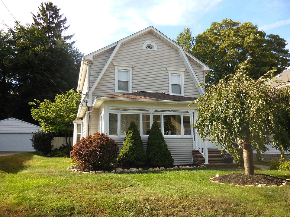 1st image of 2670 3rd St