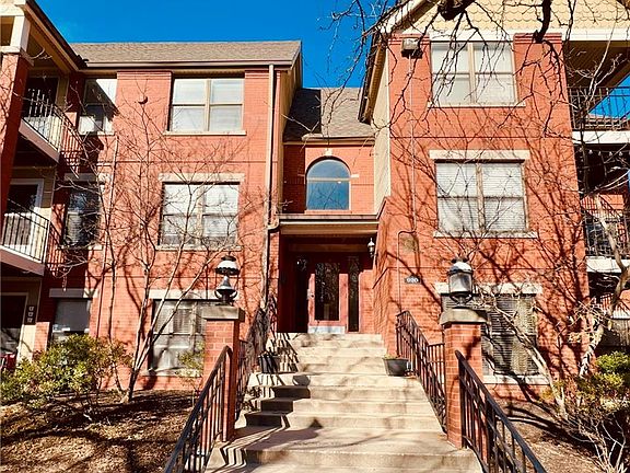 2nd image of 920 Washington St APT 302