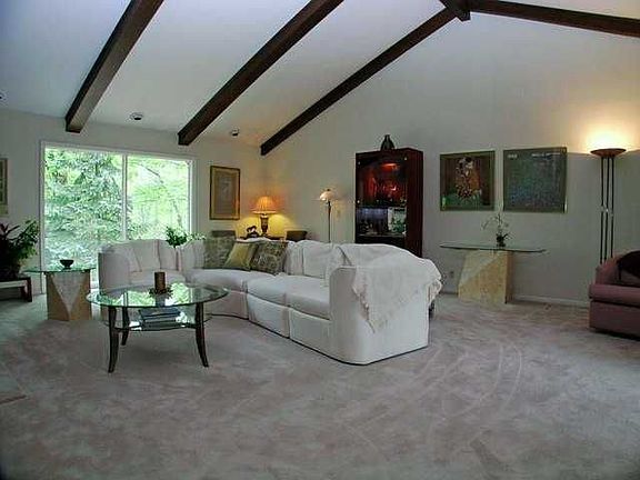 3rd image of 2088 Riverwood Dr