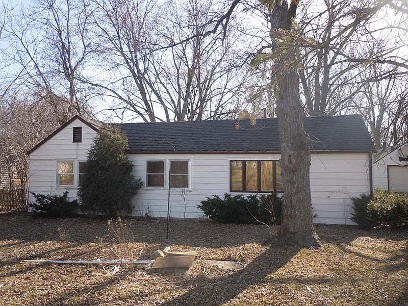1st image of 2825 Jackson Dr
