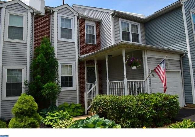 1st image of 15 Kirkwood Dr