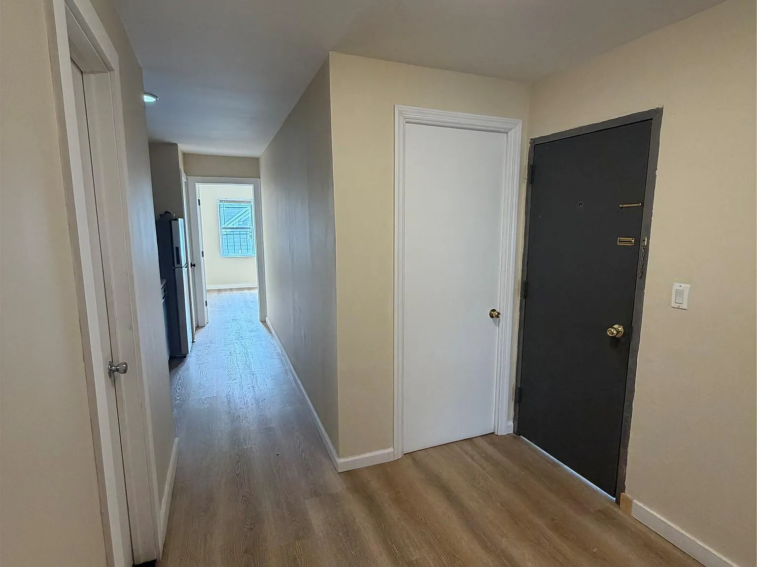 2 bed, 1.0 bath, 936 sqft, $2,800 — Photo 3
