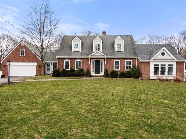 302 High St, Westwood, MA 02090